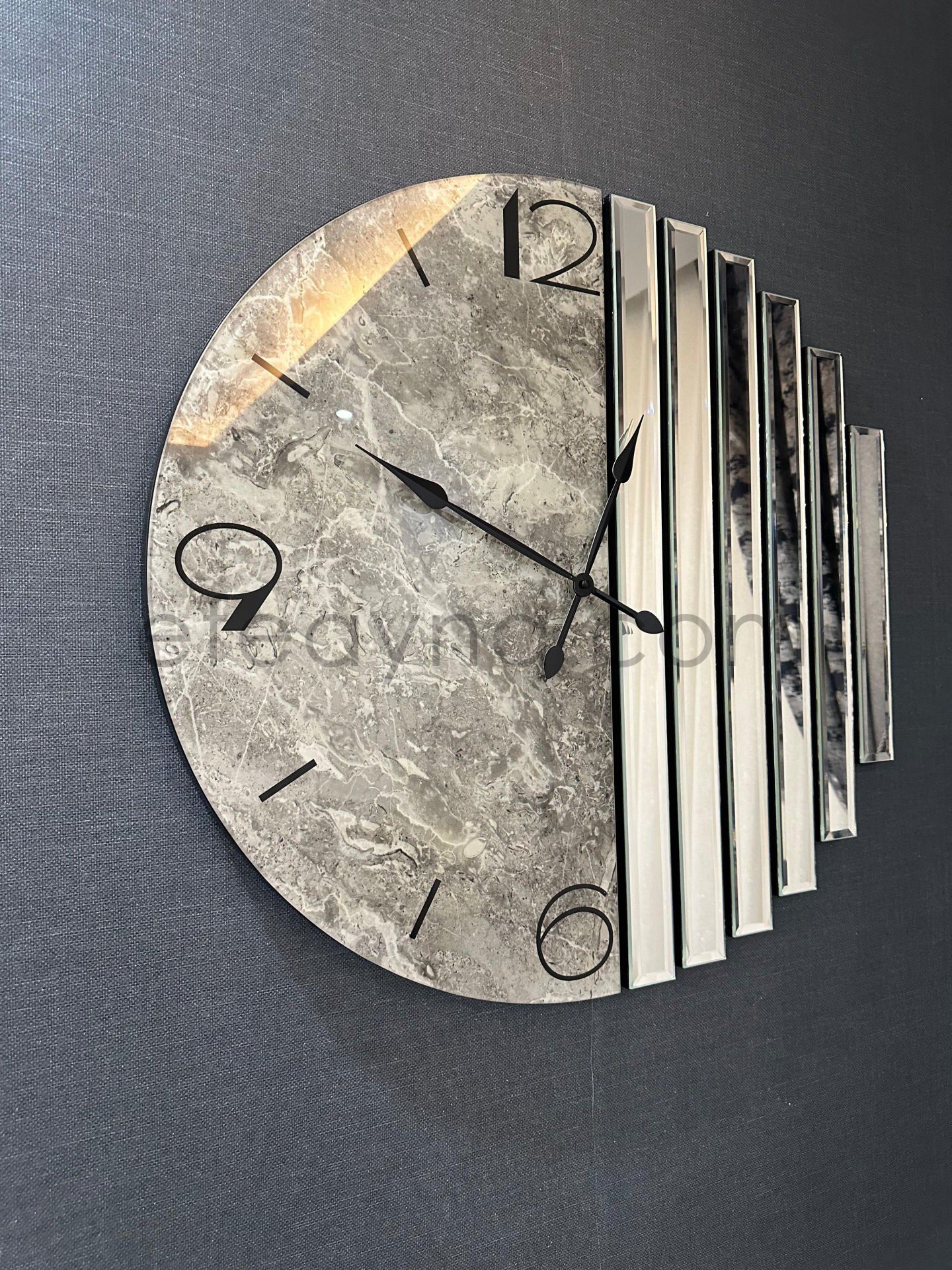 RİTMİK-GÜMÜŞ AYNA DUVAR SAATİ 70CM