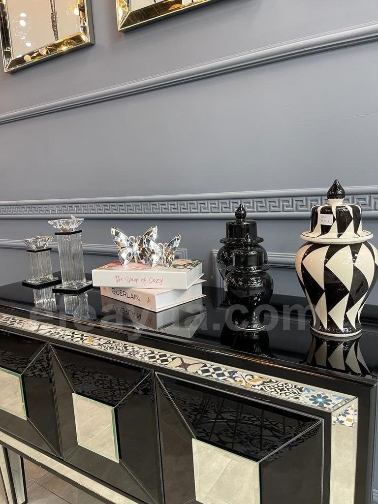 BOMBE KAPAKLI SİYAH AYNA DRESUAR