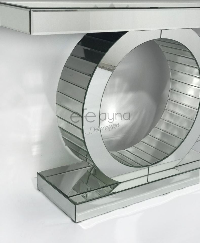 O AYAKLI GÜMÜŞ AYNA DRESUAR