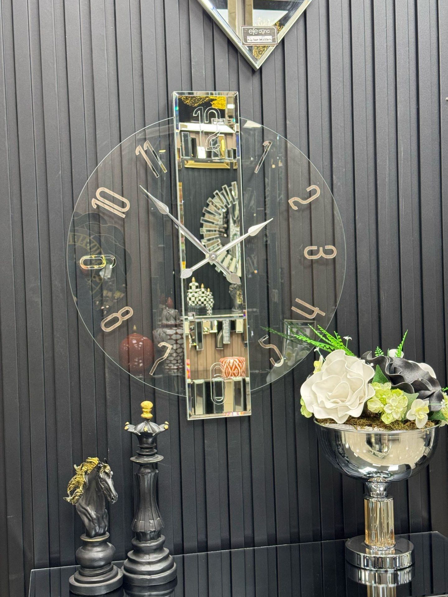 ŞEFFAF DUVAR SAATİ-GÜMÜŞ AYNA -61x70cm